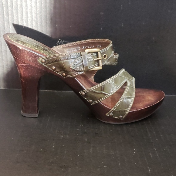 Gabriella Rocha "Denyella" Green Leather and Wood Sandals. Size 10. - Picture 2 of 10
